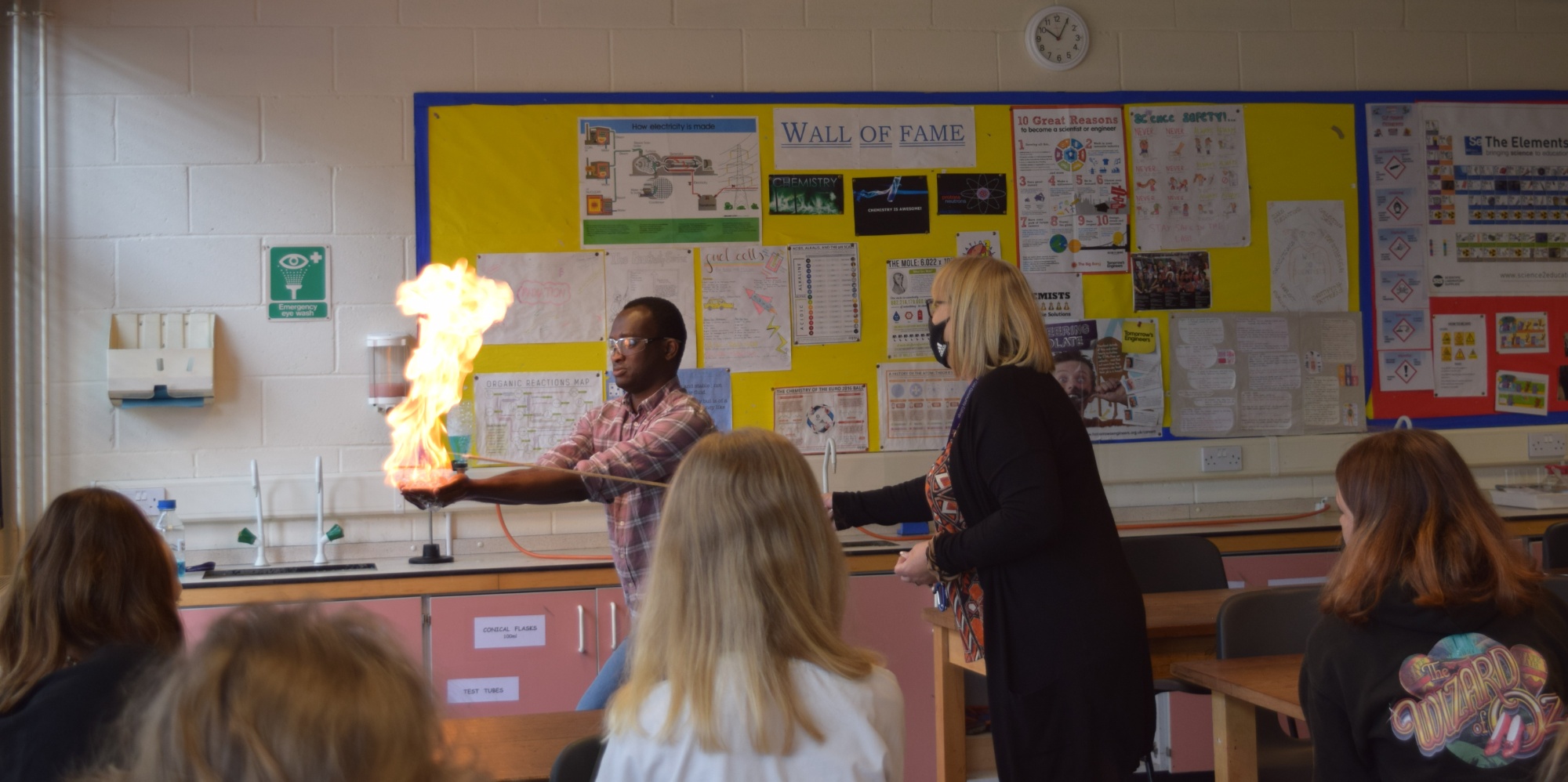 Science demonstration at summer school 2021